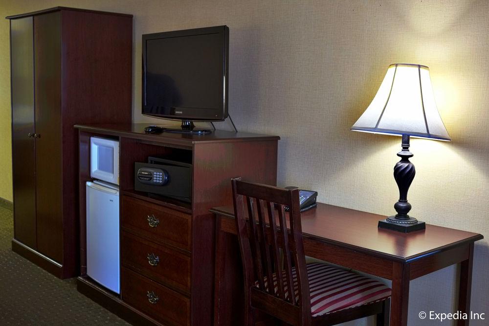 Anaheim Camelot Inn & Suites 외부 사진