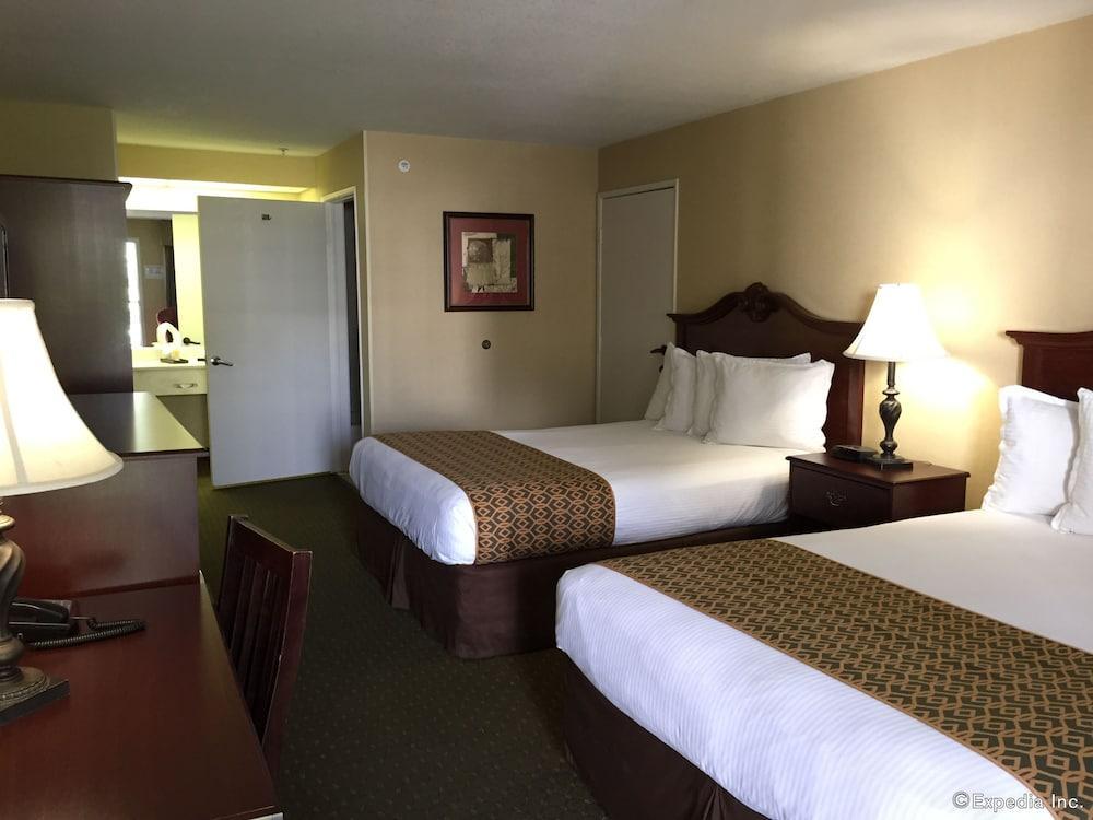 Anaheim Camelot Inn & Suites 외부 사진