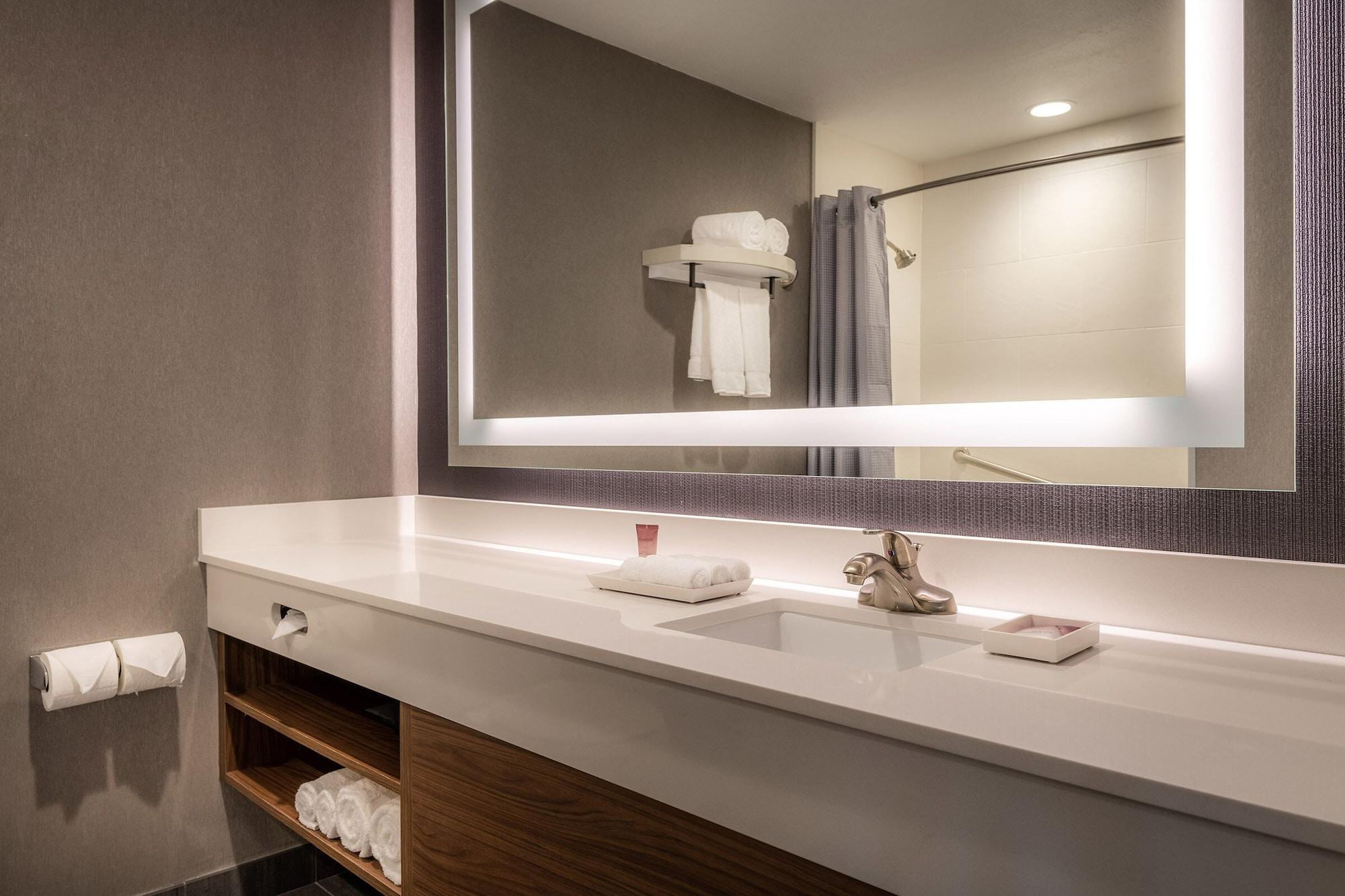 Anaheim Camelot Inn & Suites 외부 사진