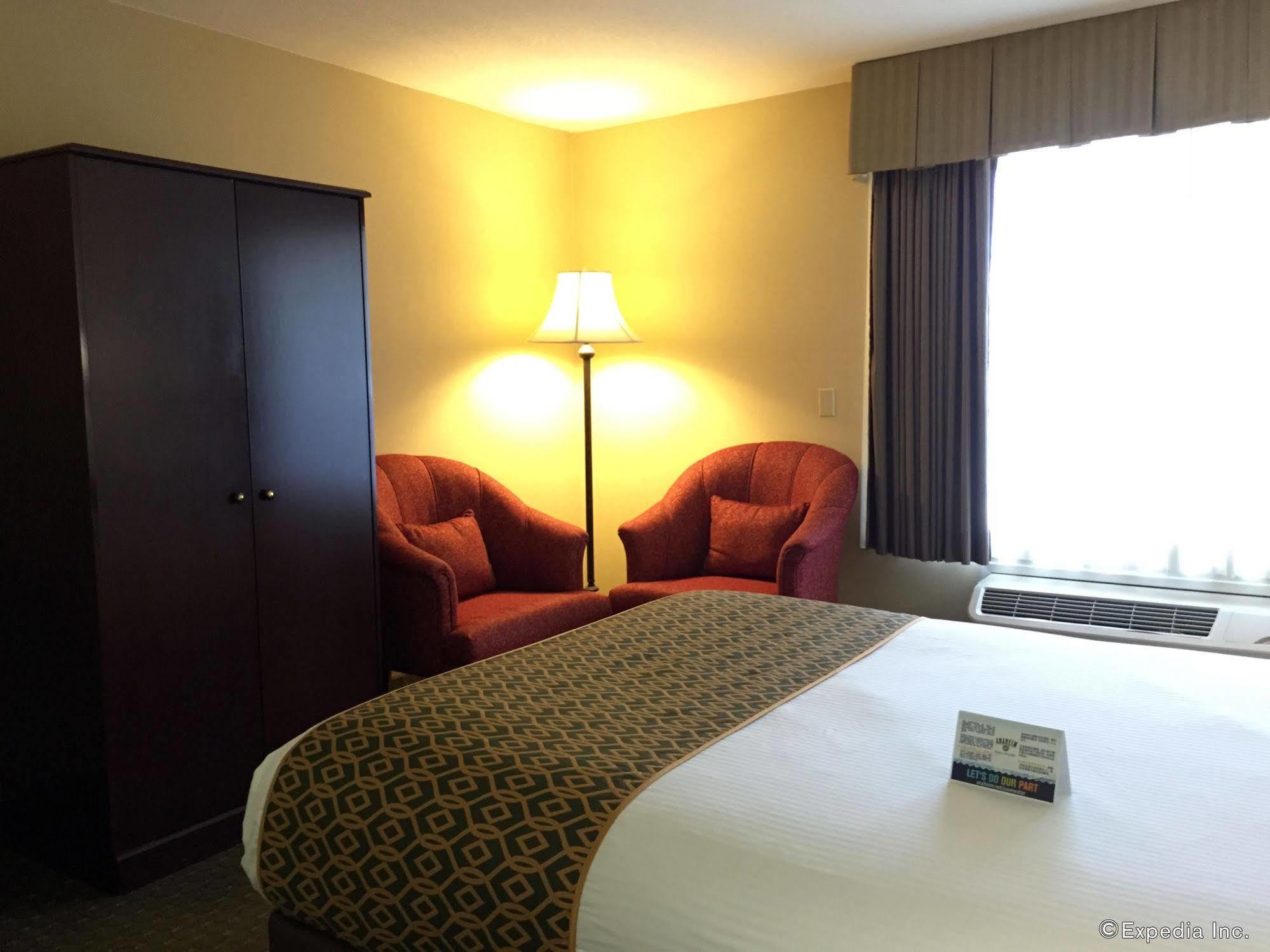 Anaheim Camelot Inn & Suites 외부 사진