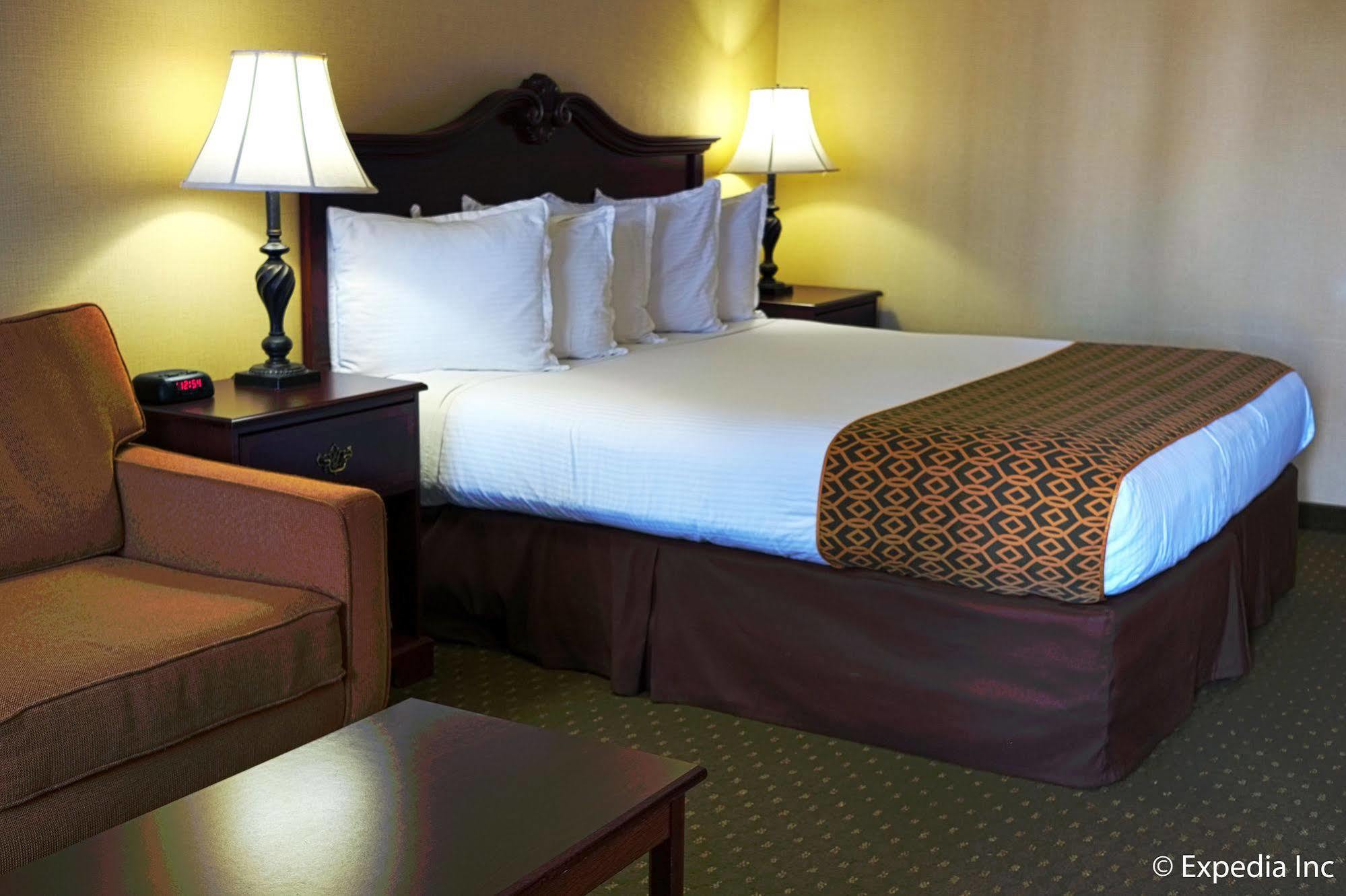 Anaheim Camelot Inn & Suites 외부 사진