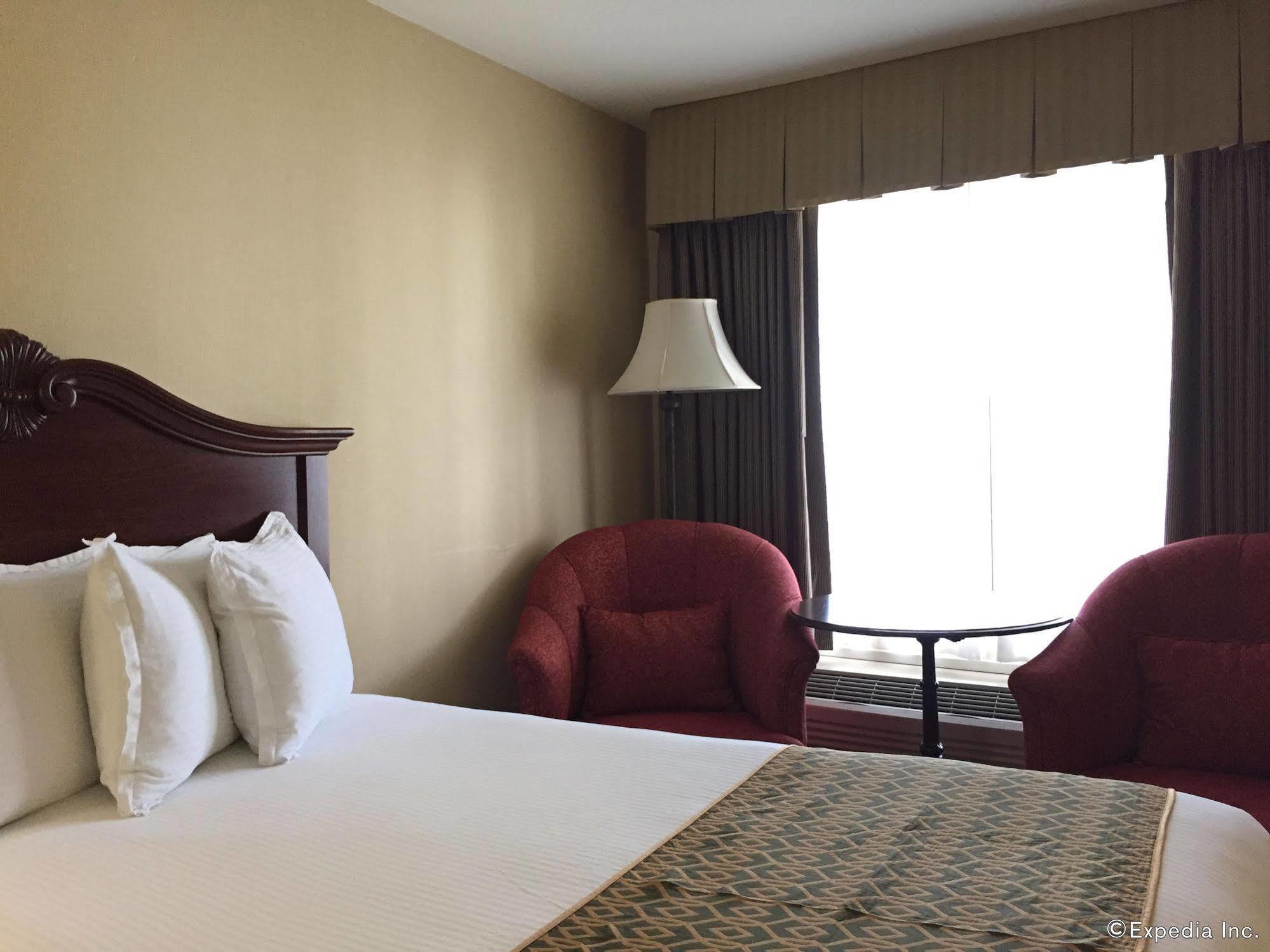 Anaheim Camelot Inn & Suites 외부 사진