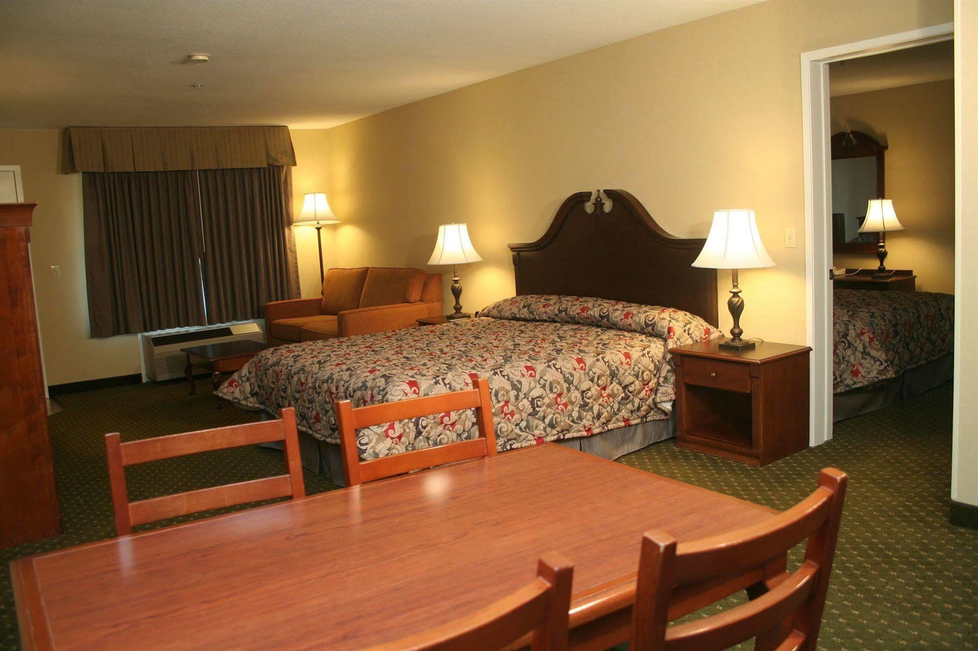 Anaheim Camelot Inn & Suites 객실 사진