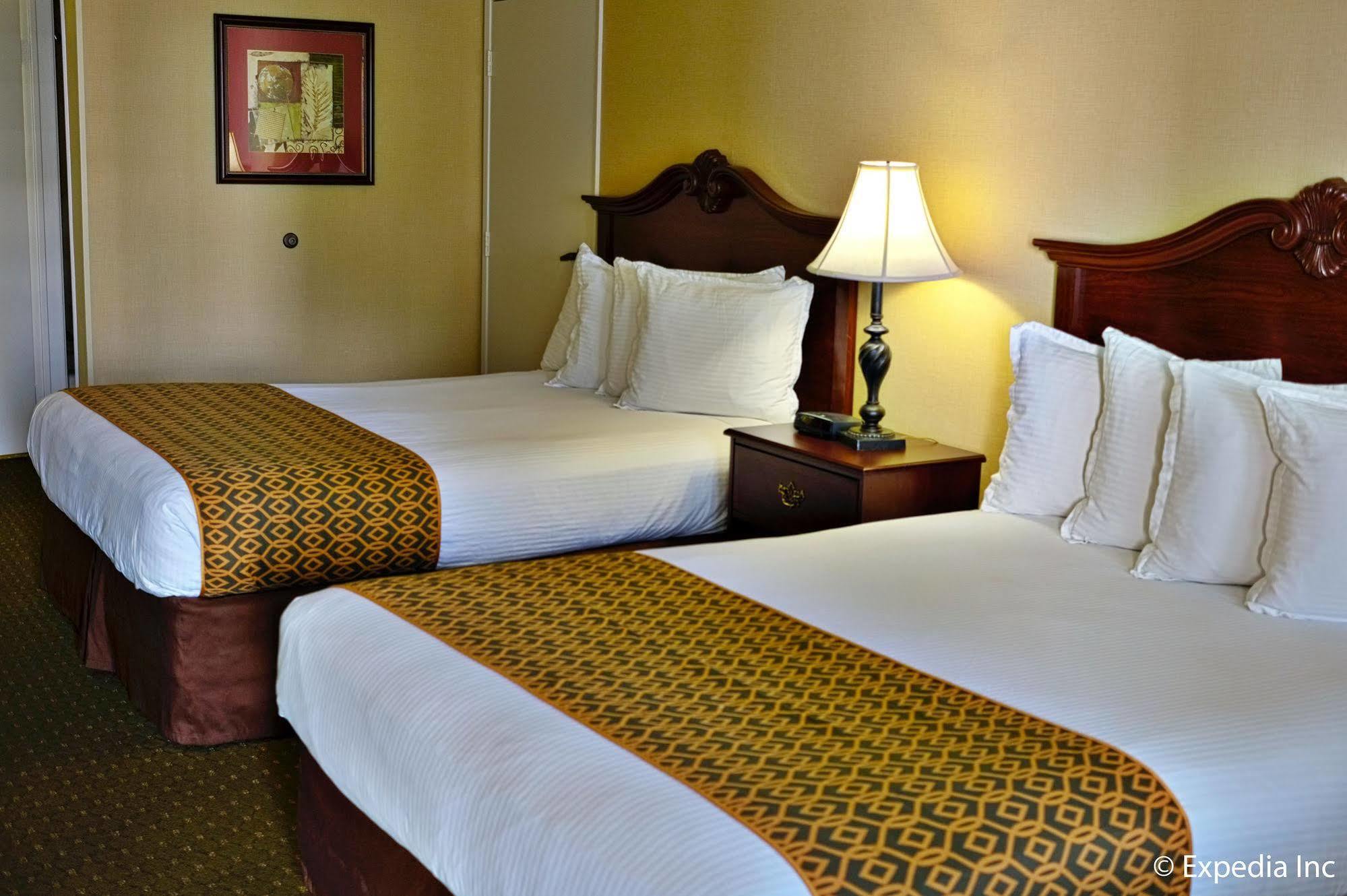 Anaheim Camelot Inn & Suites 외부 사진