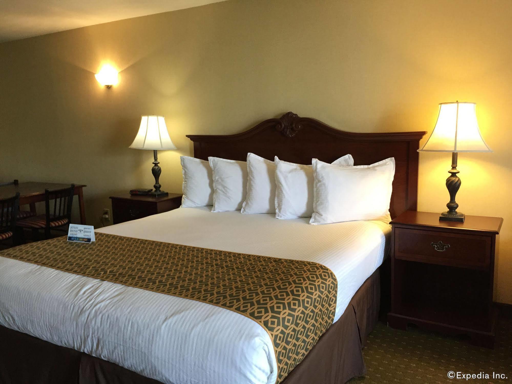 Anaheim Camelot Inn & Suites 외부 사진