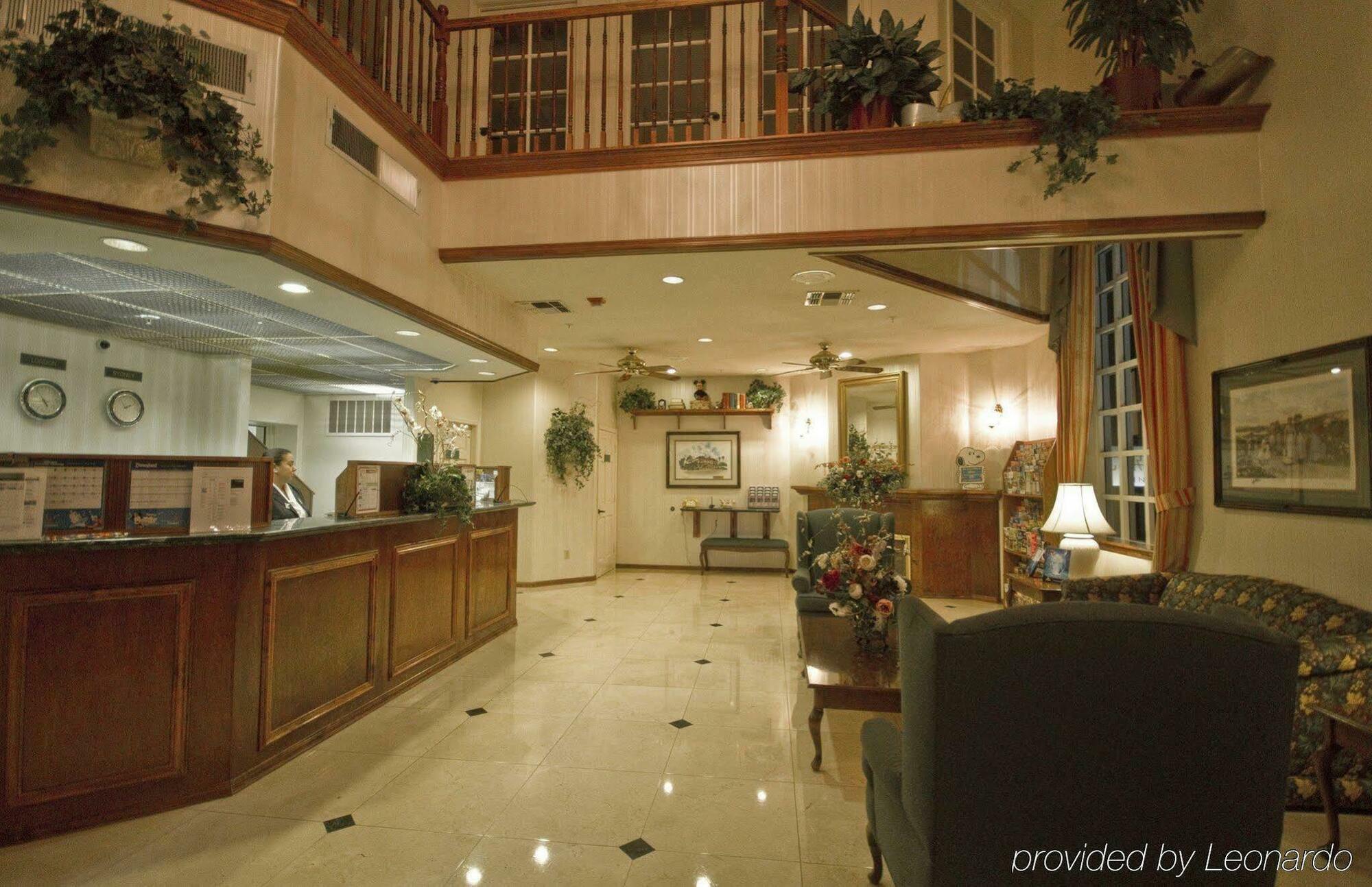 Anaheim Camelot Inn & Suites 내부 사진